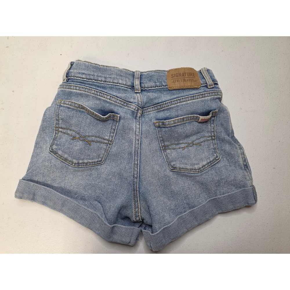 Signature Levi Strauss Girls Heritage Mom Shorts Light Wash Floral Embroidery 12 - Picture 2 of 6